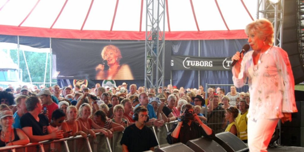 Birthe Kjær har aldrig været udsat for det: Står fast i debatten