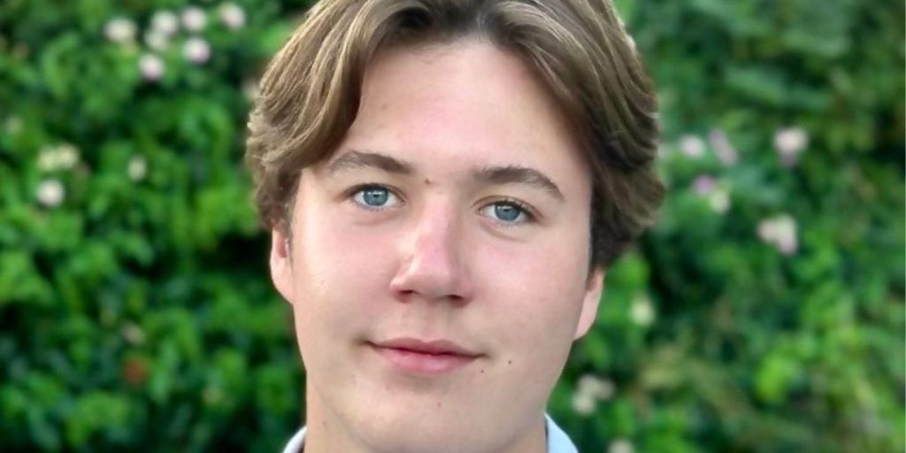 Nu gør han det igen!