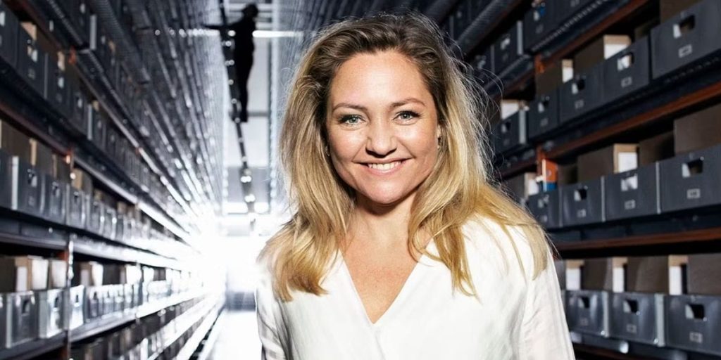 Hver gang hun ringer, tvivler de: Mette Frisk fortæller om reaktionen fra arvingerne