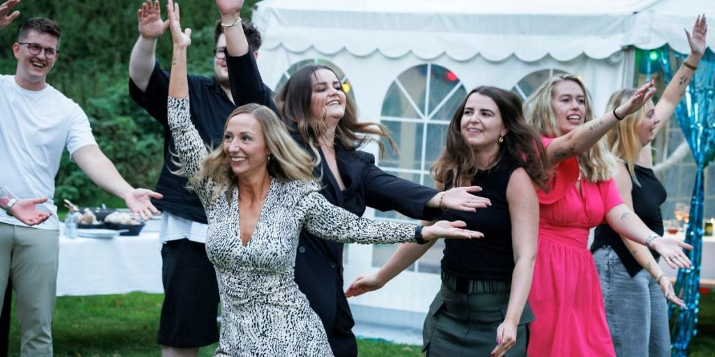 Drama i ‘Kærlighed hvor kragerne vender’: Langer hårdt ud