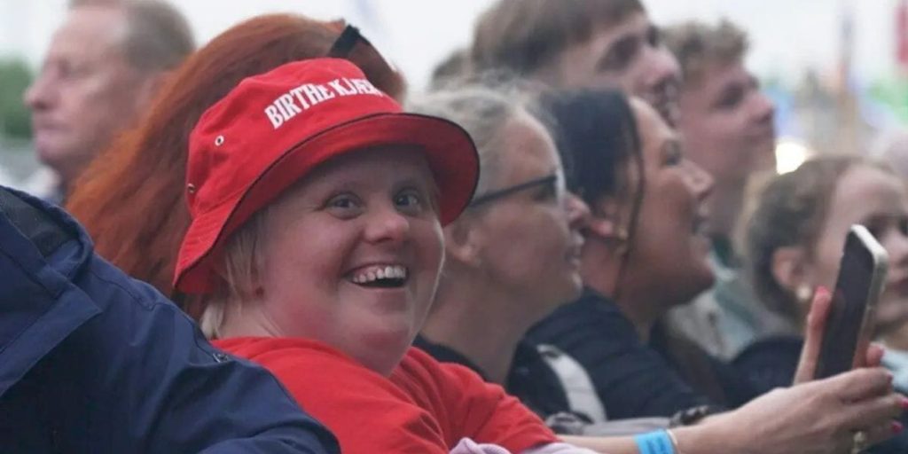 Tilde Bisgaard fra ‘Ups vi er voksne’ fik sit største ønske opfyldt: Sådan var mødet med Birthe Kjær