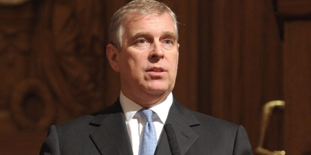 Flere står frem: Prins Andrew i ny storm af afsløringer