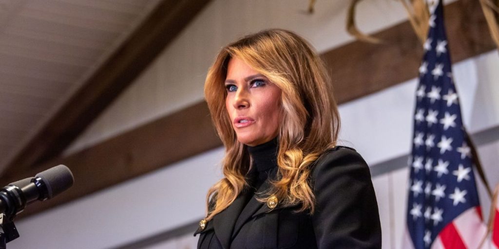 Michael Wolff går til angreb: Sagsøger Melania Trump