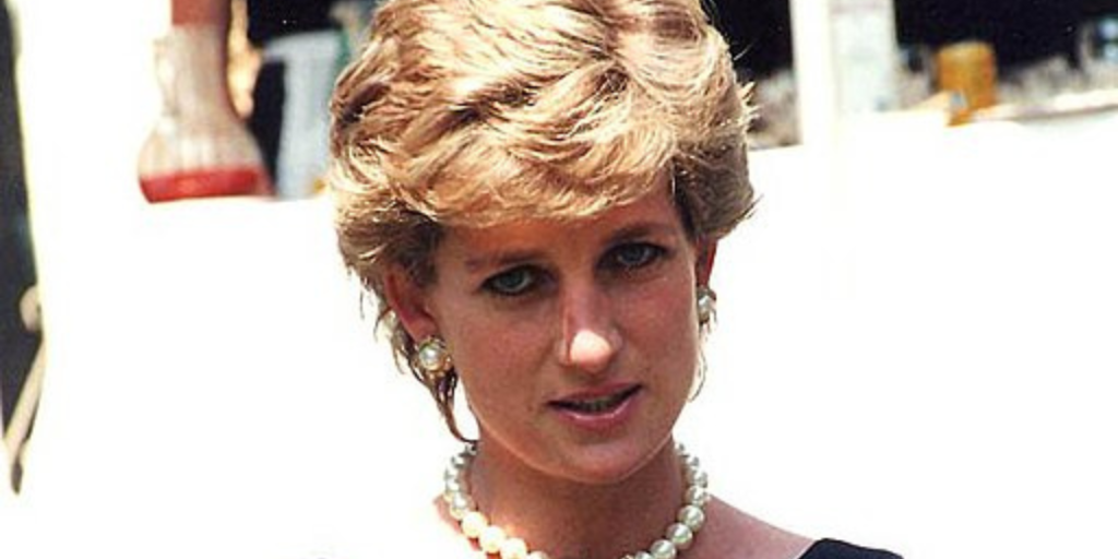 I tårer efter Harrys fødsel: Butler afslører hvordan Charles forlod Diana på St. Mary’s Hospital