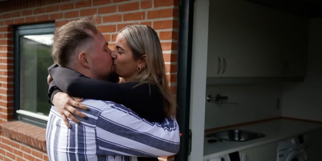 Gik på knæ for rullende kameraer: Sådan går det for Jonas og Klara fra ‘ Kærlighed hvor kragerne vender’