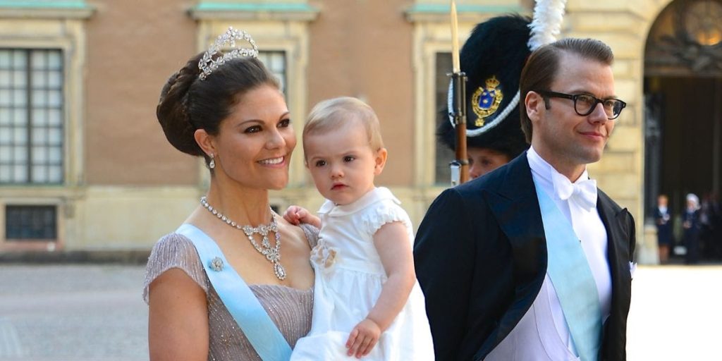 Har du også undret dig? Derfor sætter kronprinsessen altid sit hår op