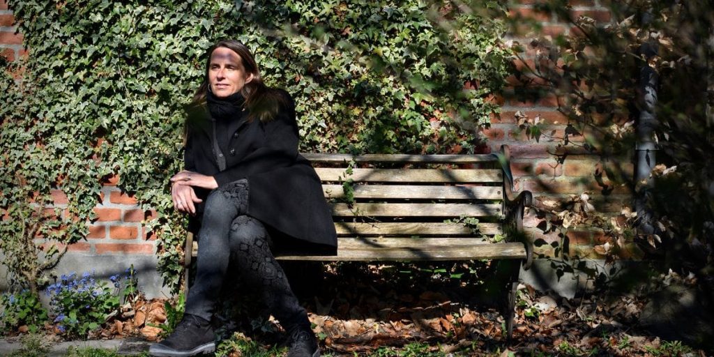 Efter tabet af sit livs kærlighed: Nu sætter Anne Hjernøe ord på