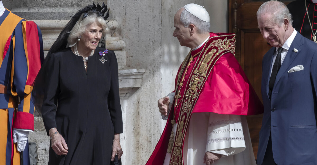 Et historisk møde med paven og en dronning i sort