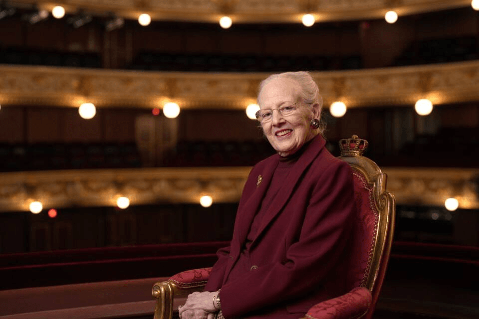 Dronning Margrethe chokerer for rullende kameraer: Sagde hun lige det?