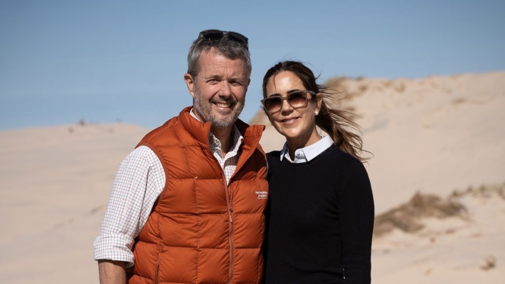 Kongen på farten: Engell advarer mod for meget frihed