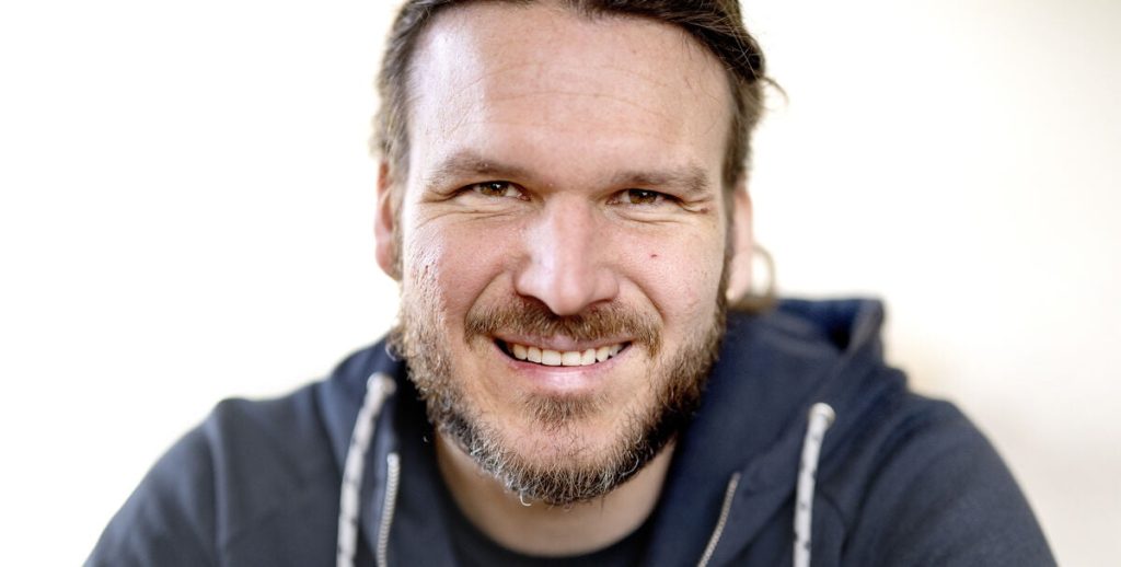 Emil Midé Erichsen deler rørende oplevelse fra familiens rejse