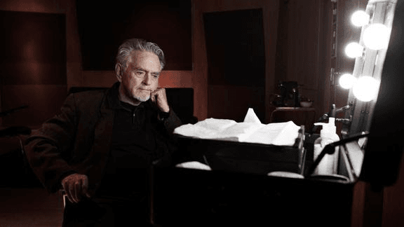 Erik Clausen deler hjerteskærende detaljer fra barndommen