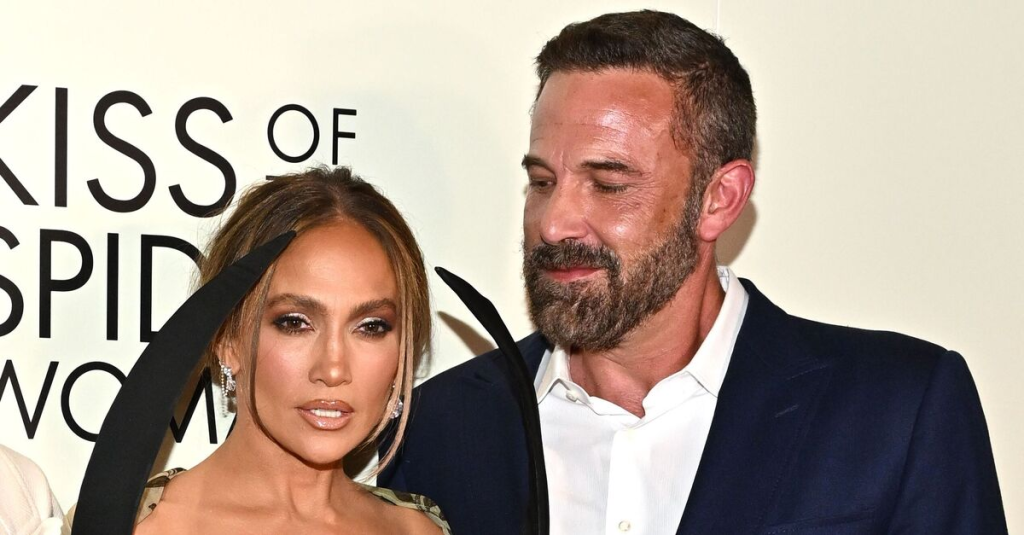 Sammen igen? Ben Affleck og Jennifer Lopez kysser på gaden