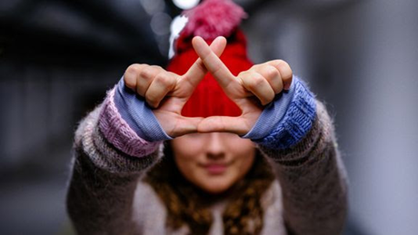 Optagelserne er i gang: TV 2 præsenterer ny familiejulekalender for 2026