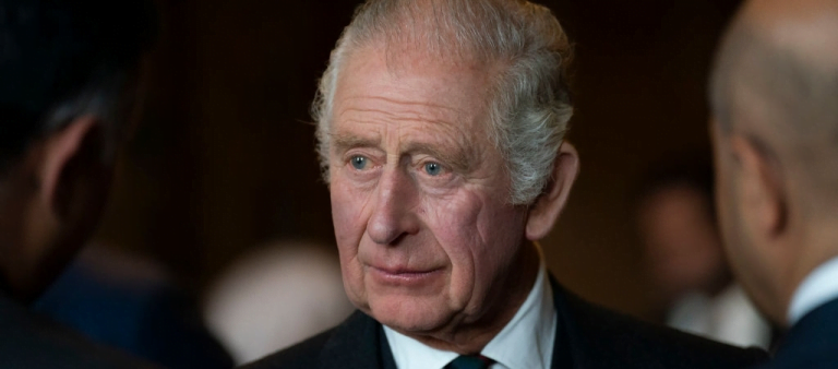 Storbritannien i chok: Nye billeder af kong Charles vækker bekymring