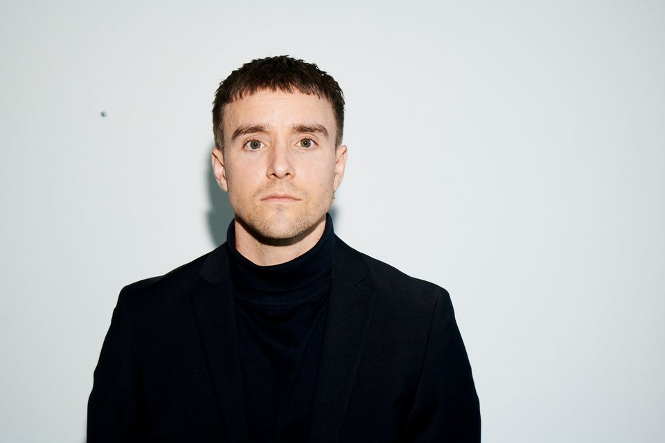 Martin Johannes Larsen står ved sit ord: Farver sit hår i vanvittig farve