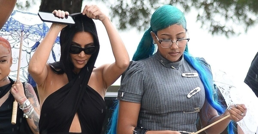 North West chokerer: Tatoveringer i ansigtet