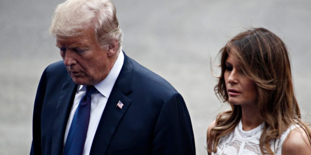 Rygter om krise: Påstår at Trump og Melania i virkeligheden er separeret