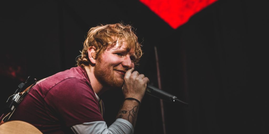 Bred enighed: Ed Sheeran skuffer stygt