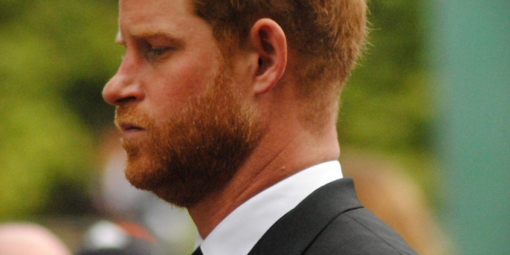 Prins Harry raser: ‘De prøver at ødelægge genforeningen med min far’