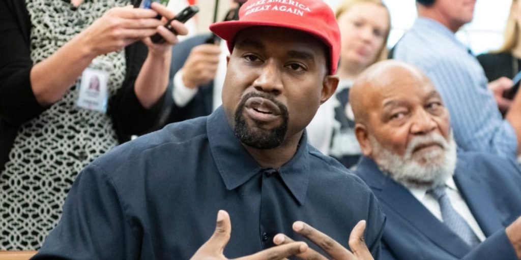 Kanye smidt ud – Nu siger Australien fra