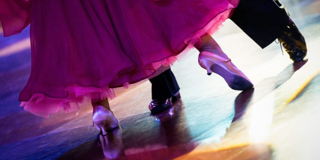 Vild med dans-stjerne jubler: Deler vild nyhed