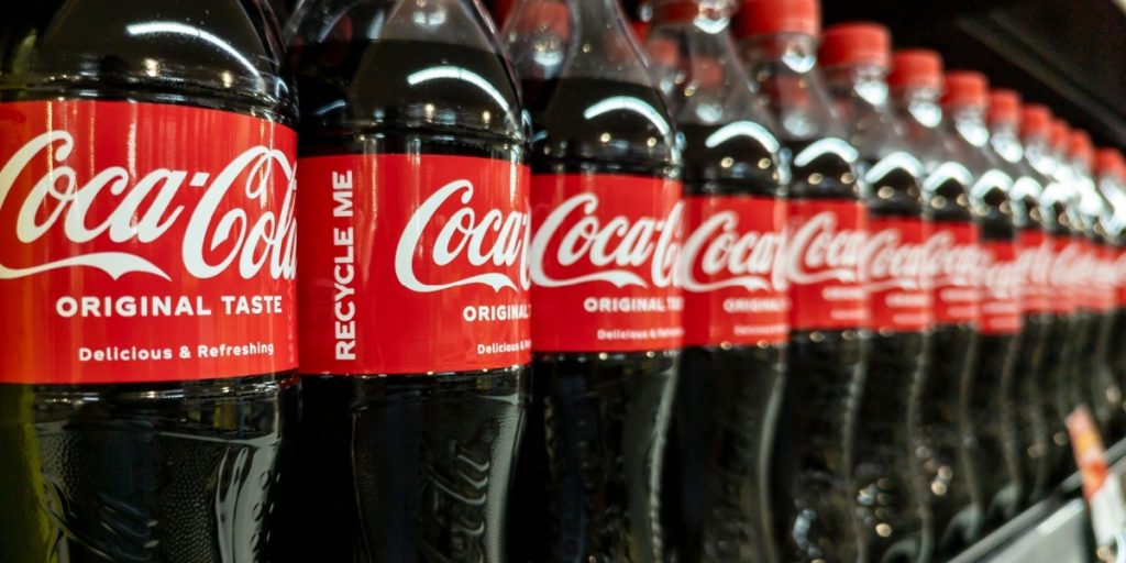 Ser du det? Afslører skjult budskab i Coca-Colas ikoniske logo