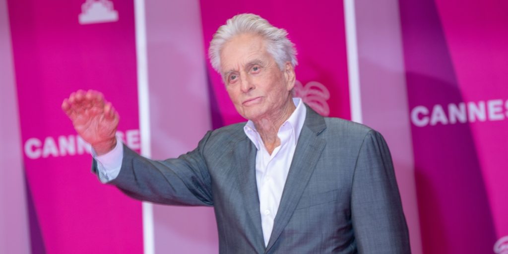 Træt af presset: Michael Douglas trækker sig