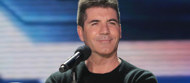 Video går viralt: Hvad er det Simon Cowell laver?