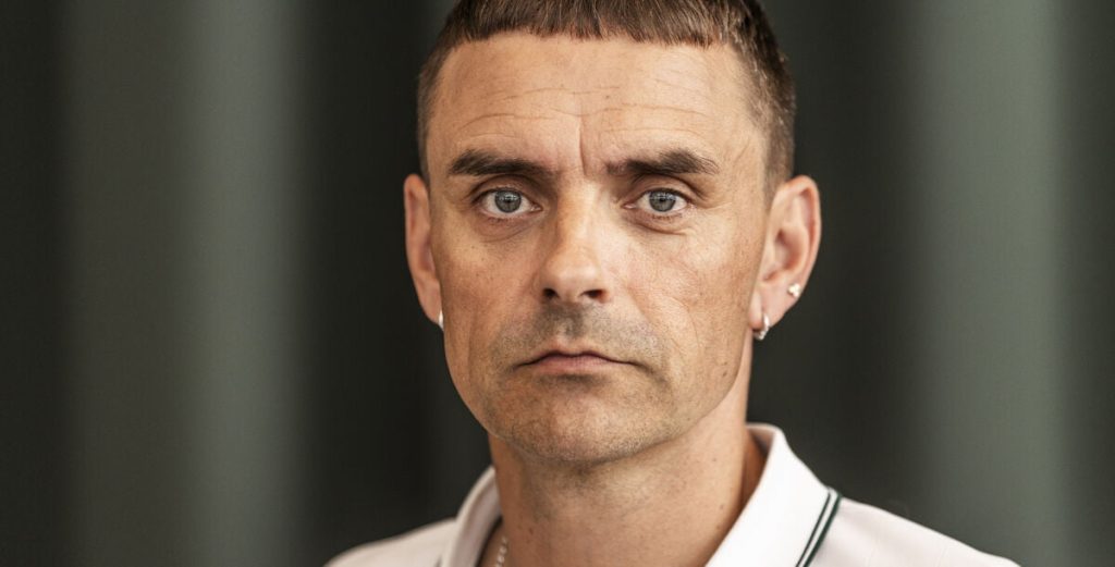 Simon Kvamm med hård besked til hustruen: Forelsket i en anden