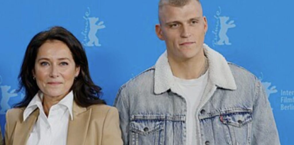 Sebastian Bull kaster lort på Sidse Babett Knudsen: “Det var superappetitligt”