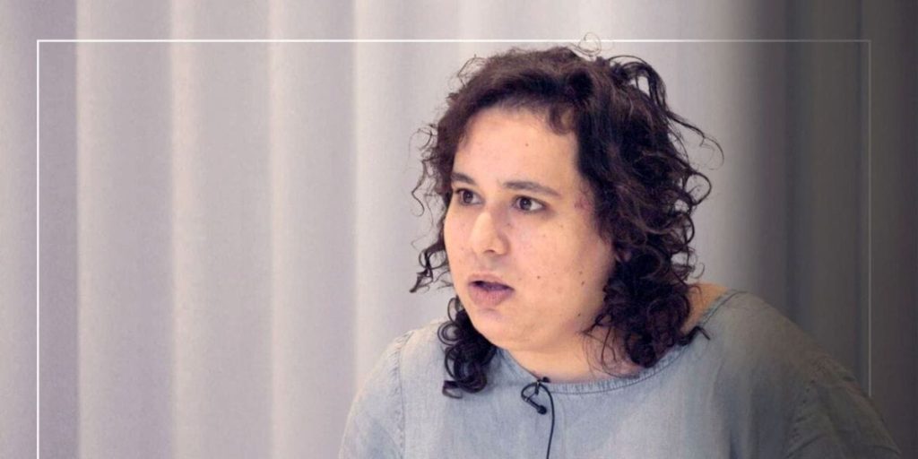 Elina fra ‘Indefra med Anders Agger-Sikringen’: Gemmer på en mørk fortid