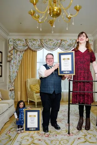 Verdens H yeste Og Laveste Kvinner M tes For Guinness World Records 
