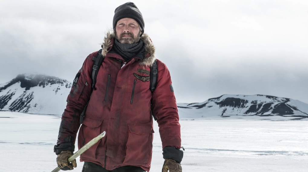 Arctic anmeldelse / Filmz.dk